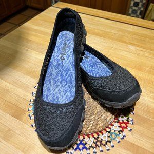 "SKECHERS" BLACK LACEY TOP SHOES